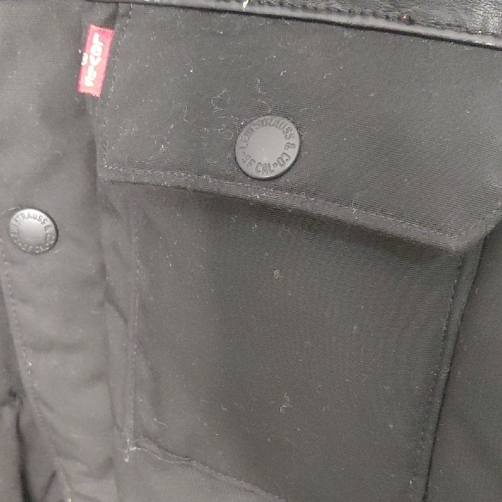 Levi's Black Puffer Jacket - Picture 3 of 9